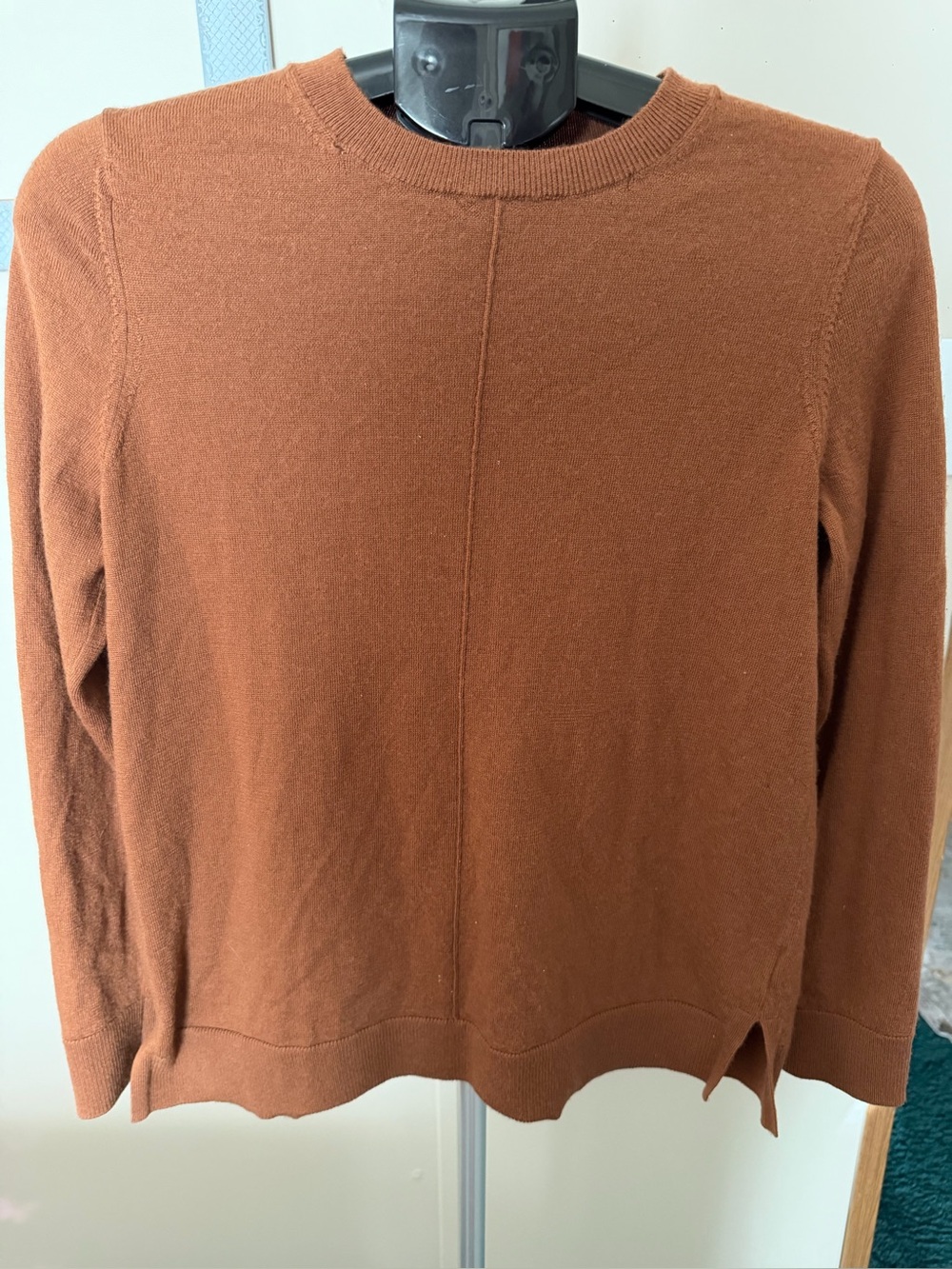 Banana Republic 100% Extra Fine Merino Wool Front Seam Crewneck Sweater M - Flaw